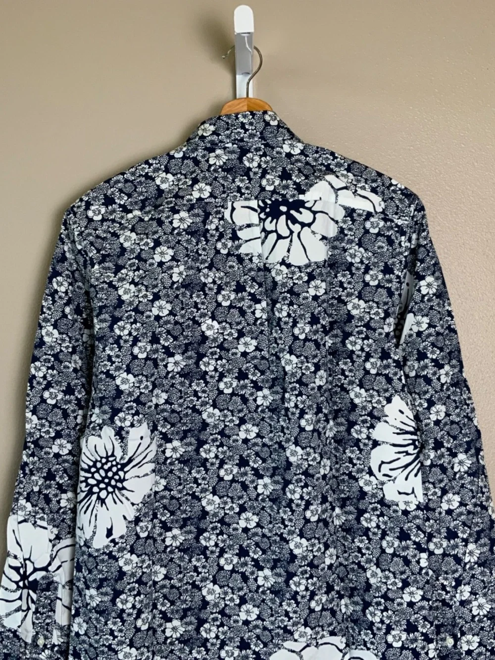 J. Crew Slim Stretch Secret Wash Cotton Poplin Button Down Shirt Hydrangea Print